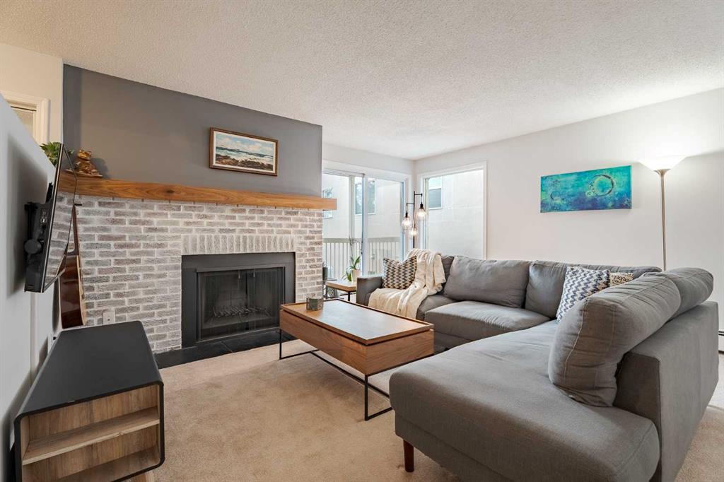 Third View of 7, 3402 Parkdale Boulevard NW, Parkdale, Calgary, Alberta, T2N 3T4