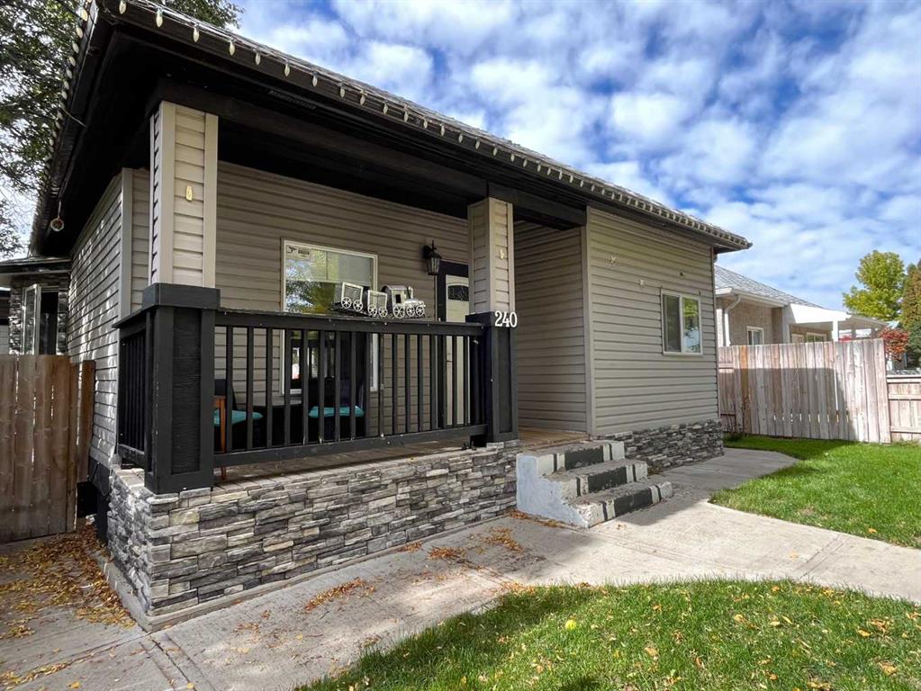 Third View of 240 20 Street N, Westminster, Lethbridge, Alberta, T1H 3M7