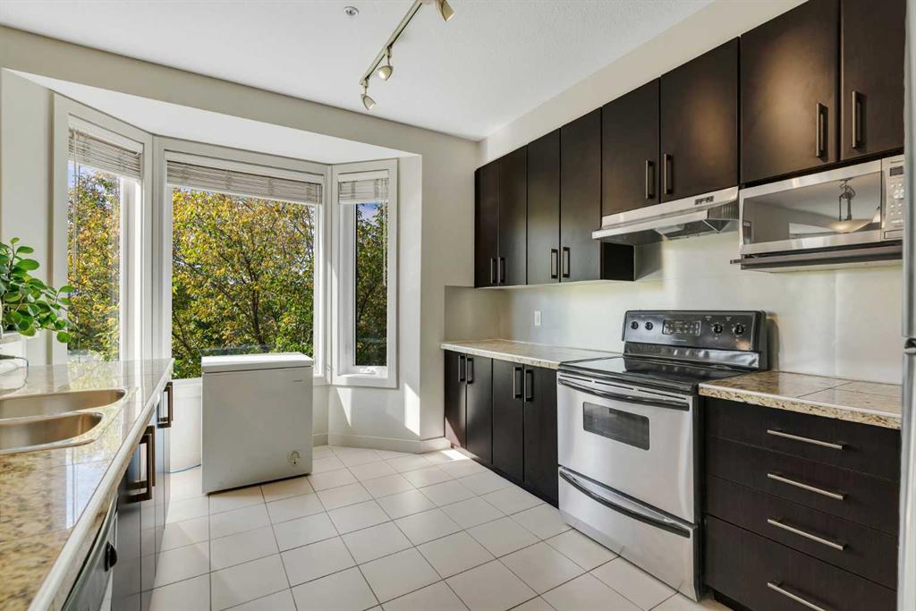 Third View of 302, 830 Centre Avenue NE, Bridgeland/Riverside, Calgary, Alberta, T2E 9C3