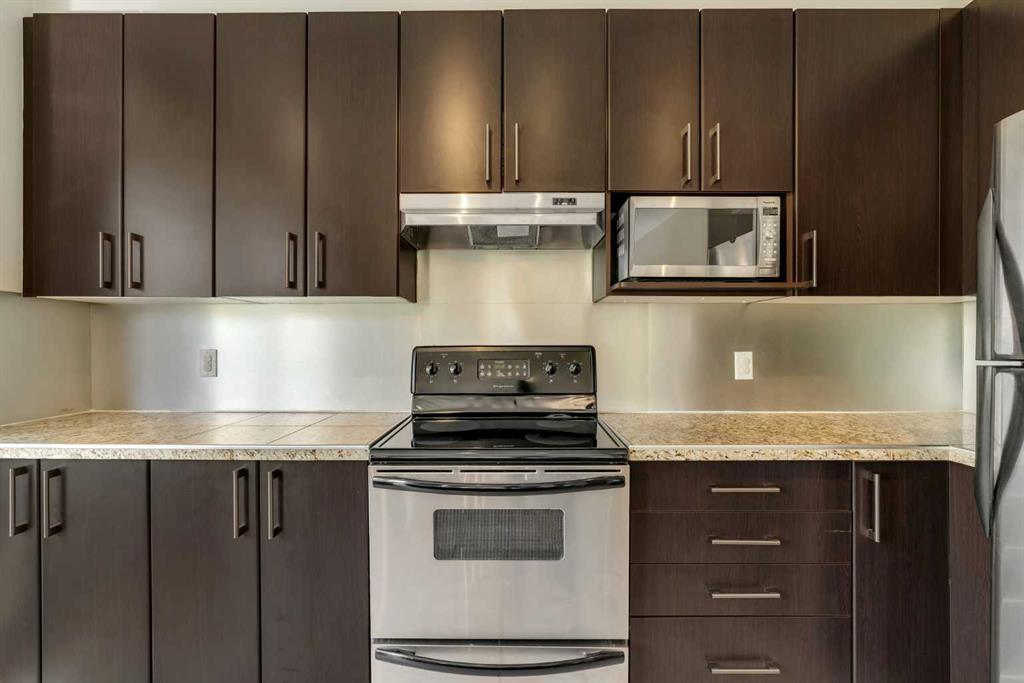 Fifth View of 302, 830 Centre Avenue NE, Bridgeland/Riverside, Calgary, Alberta, T2E 9C3
