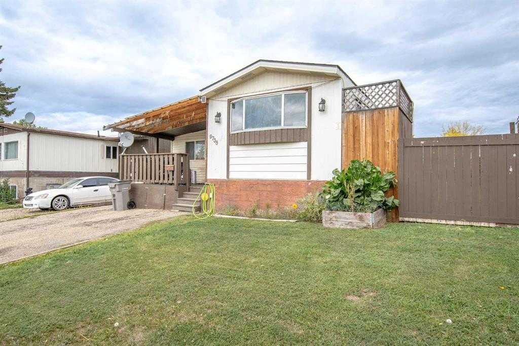 Second View of 9738 119A Avenue , Crystal Ridge, Grande Prairie, Alberta, T8V 5H7