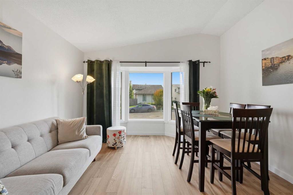 Fifth View of 104 Shawglen Rise SW, Shawnessy, Calgary, Alberta, T2Y1Z2