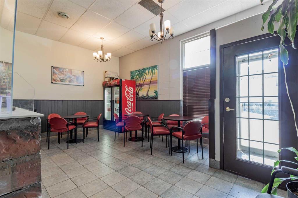 Fifth View of E, 303 Southridge Drive SE, SE Southridge, Medicine Hat, Alberta, T1B 3S1