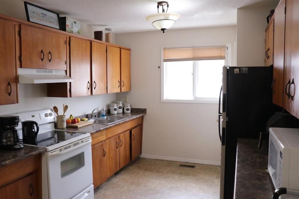 Fifth View of 48 Jerry Potts Boulevard W, Indian Battle Heights, Lethbridge, Alberta, T1K 5M5