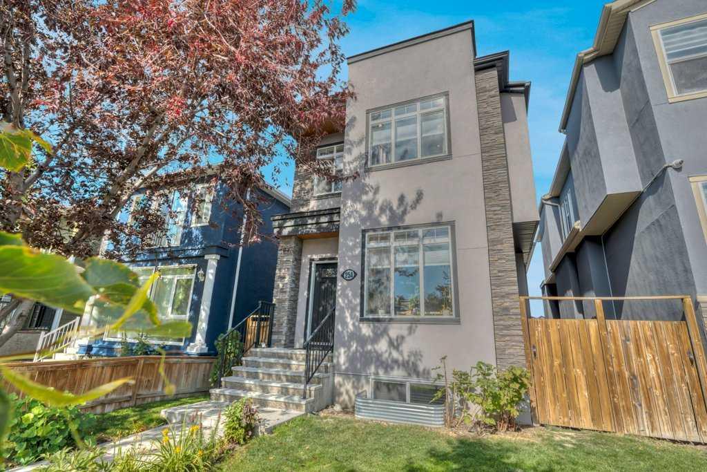 254 25 Avenue NE, A2347800, Alberta,