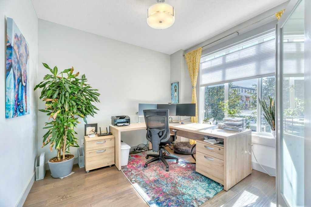 Fifth View of 254 25 Avenue NE, Tuxedo Park, Calgary, Alberta, T2E 1Y1
