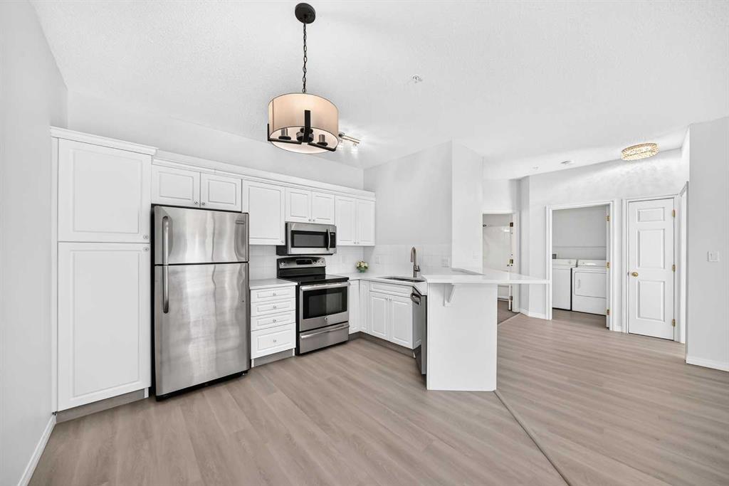 Third View of 412, 777 3 Avenue SW, Downtown Commercial Core, Calgary, Alberta, T2P 0G8