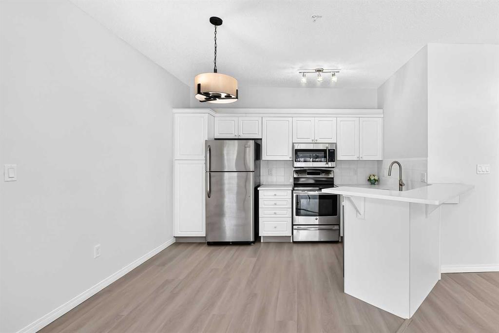 Fifth View of 412, 777 3 Avenue SW, Downtown Commercial Core, Calgary, Alberta, T2P 0G8