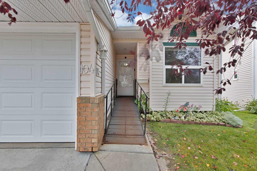 Fifth View of 104 Catalina Circle NE, Monterey Park, Calgary, Alberta, T1Y 7B7
