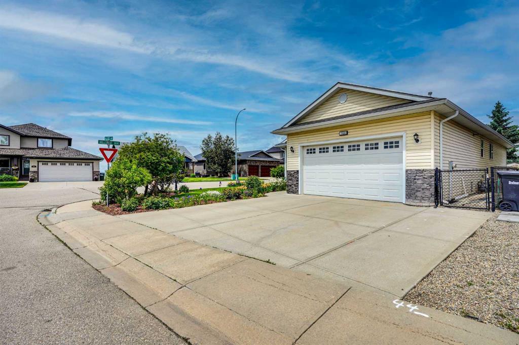 144 Hillcrest Cape , A2347995, Alberta,
