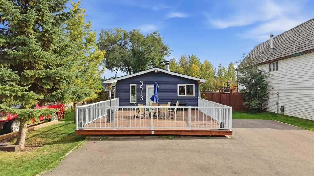 Third View of 3513 50 Avenue , Cottage Area, Sylvan Lake, Alberta, T4S 1B5