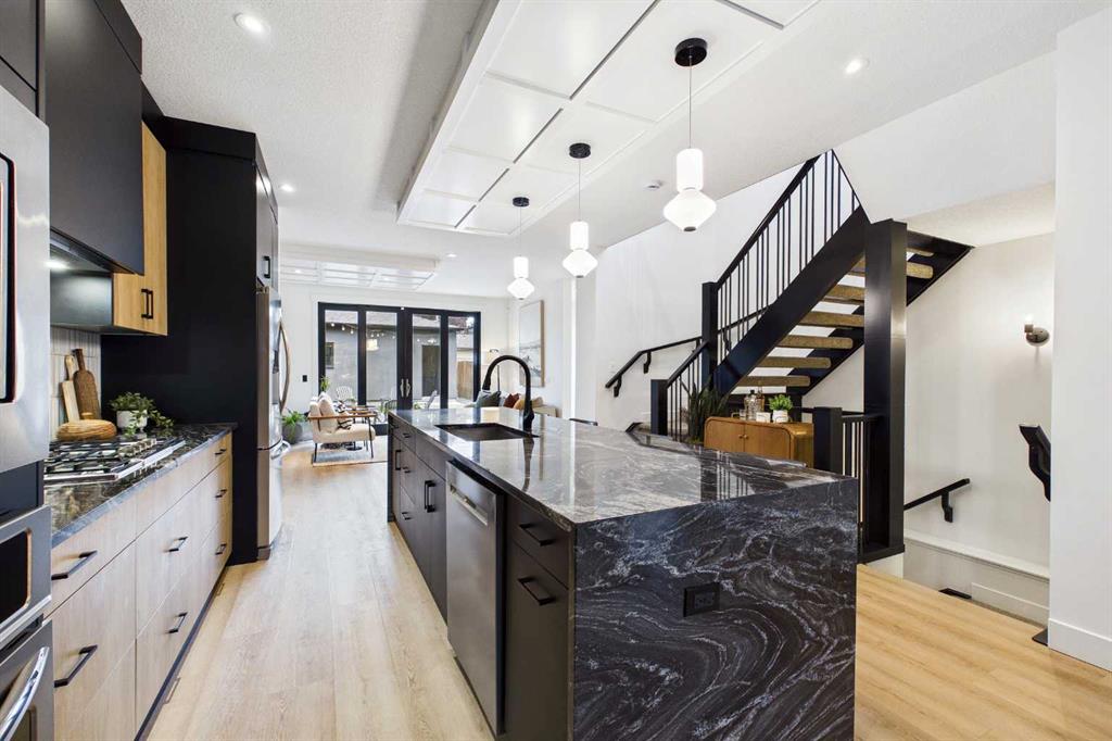 Third View of 406 33 Avenue NW, Highland Park, Calgary, Alberta, T2K0B4