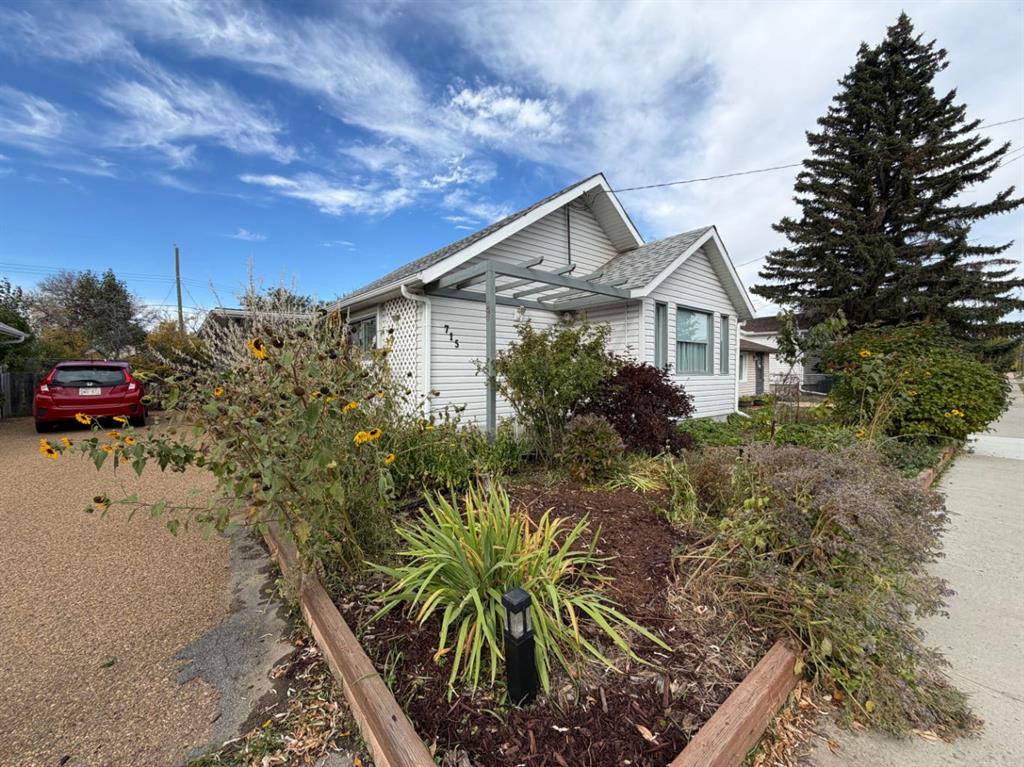 715 1 Street SW, A2348079, Alberta,