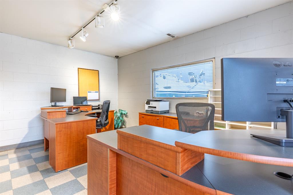Fifth View of 1944 11 Avenue NW, Brier Park Industrial, Medicine Hat, Alberta, T1C 1T6