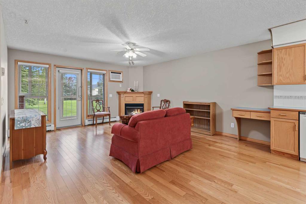Third View of 104, 6868 Sierra Morena Boulevard SW, Signal Hill, Calgary, Alberta, T3H 3R6