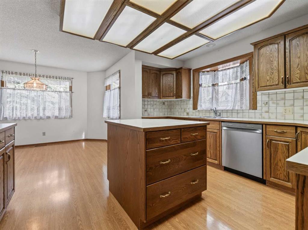 Fifth View of 92 Scandia Hill NW, Scenic Acres, Calgary, Alberta, T3L 1T9