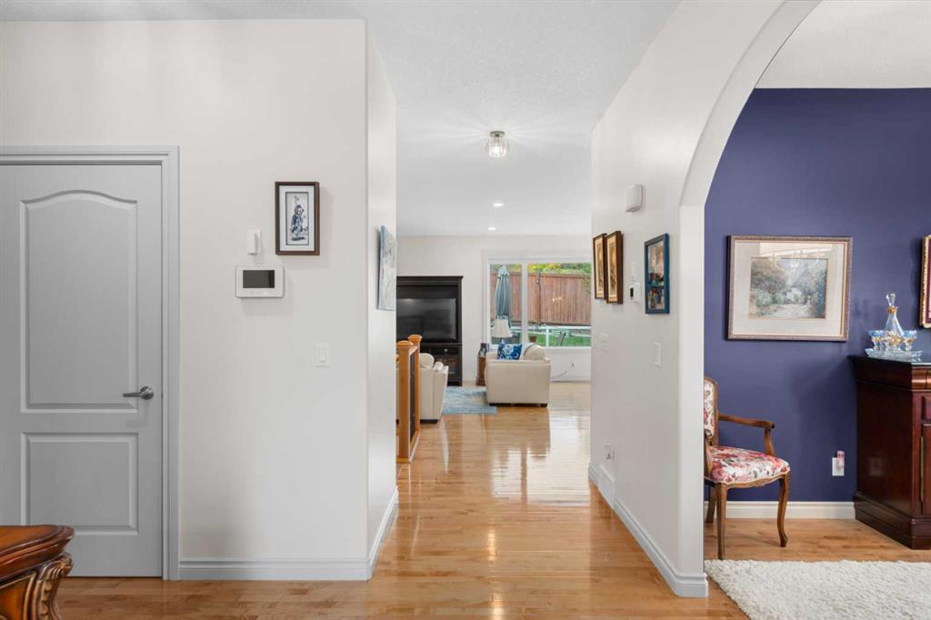 MLS® listing #116066105 for sale located at 64 Elysian Crescent SW