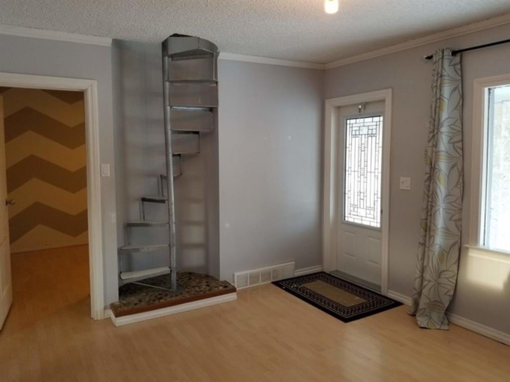 Fourth View of 109 Ceal Square , Mountain View, Hinton, Alberta, T7V 1M5