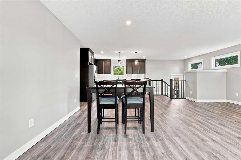 Fifth View of 3237 55 Avenue , West Park, Red Deer, Alberta, T4N 5L3