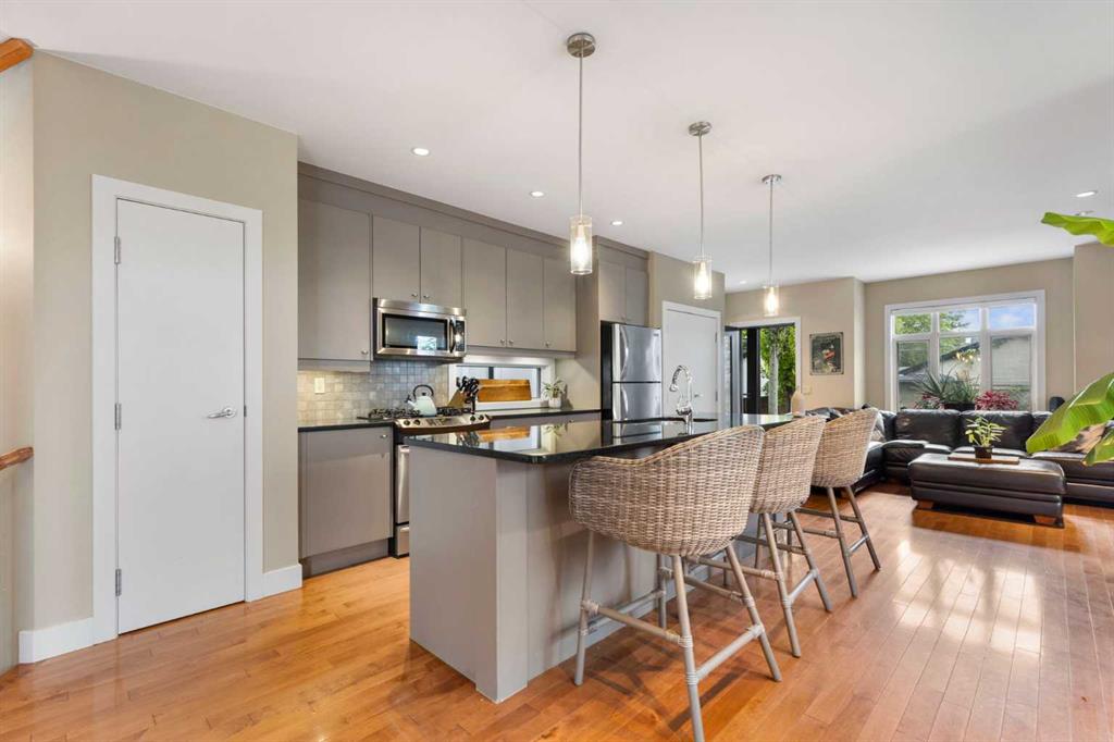 Fifth View of 5012 20 Street SW, Altadore, Calgary, Alberta, T2T 6N8