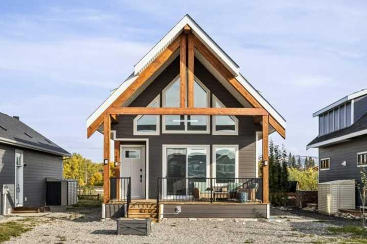44 Cottageclub Lane , A2348353, Alberta,