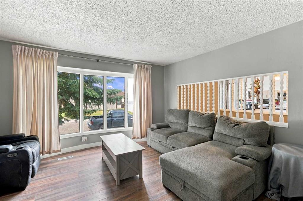 Fifth View of 155 Templevale Road NE, Temple, Calgary, Alberta, T1Y 4V9
