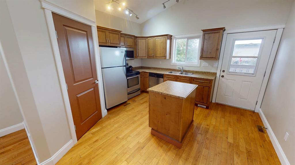 118 Wanyandi Avenue , A2348382, Alberta,