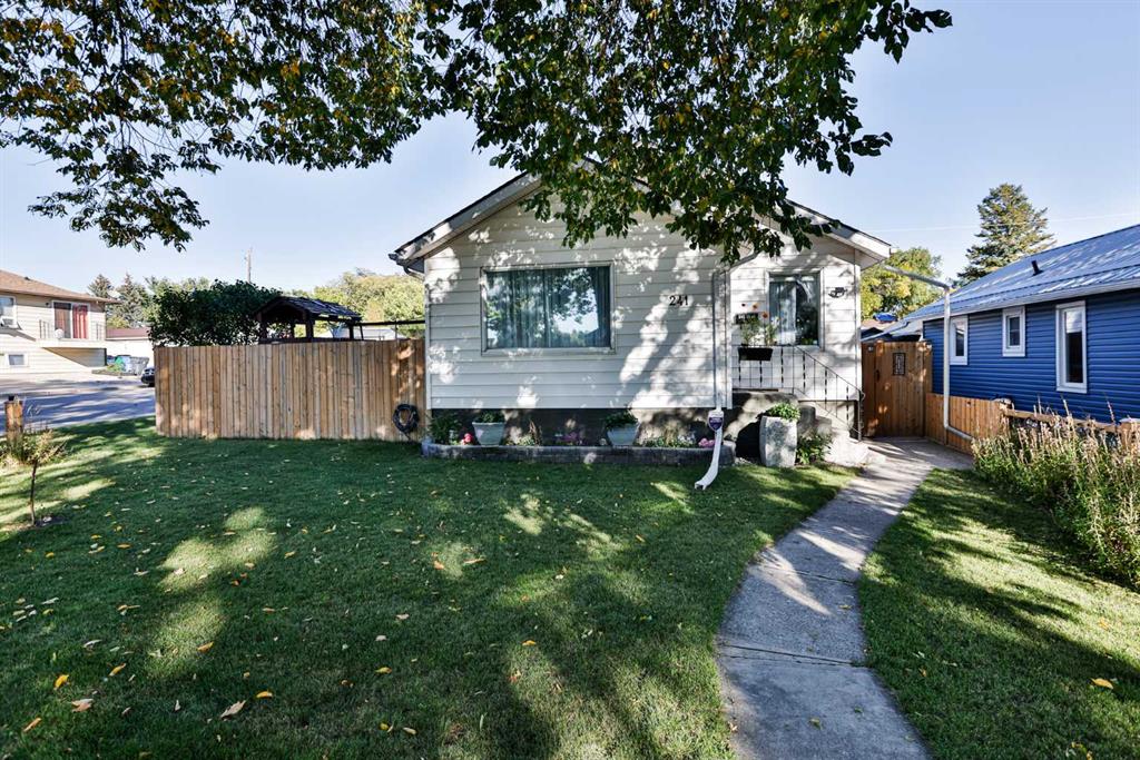 241 19 Street  N, A2348384, Alberta,