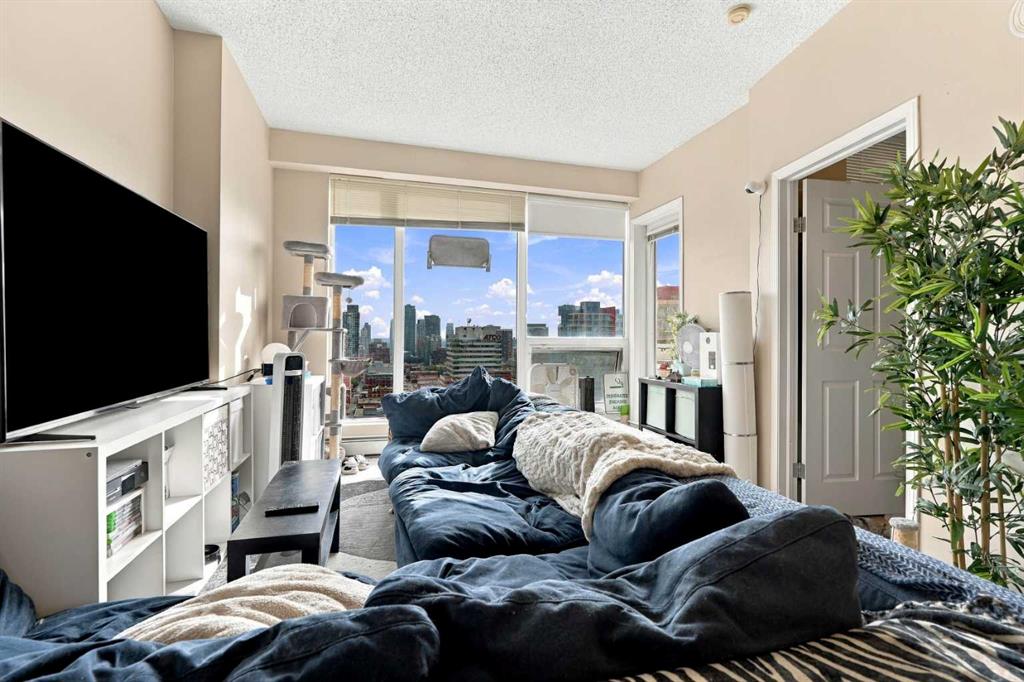 Fifth View of 2014, 1053 10 Street SW, Beltline, Calgary, Alberta, T2R 1S6