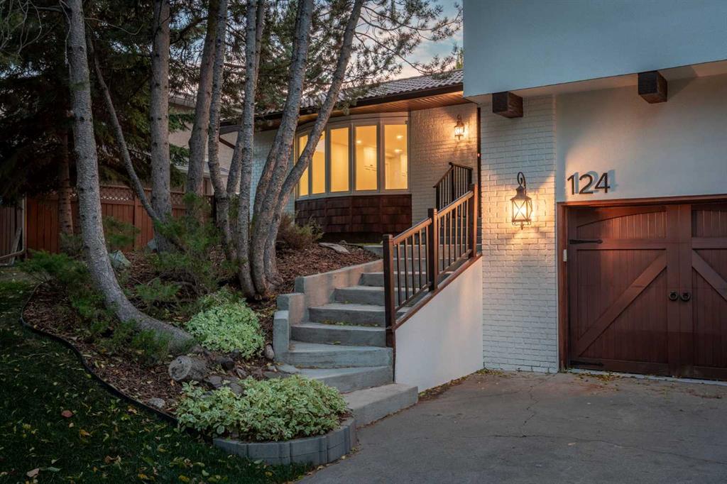 124 Canterbury Drive SW, A2348457, Alberta,