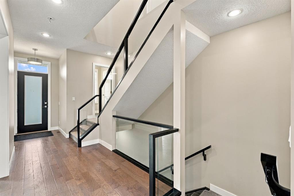 Fifth View of 1458 Richland Road NE, Renfrew, Calgary, Alberta, T3e5m6
