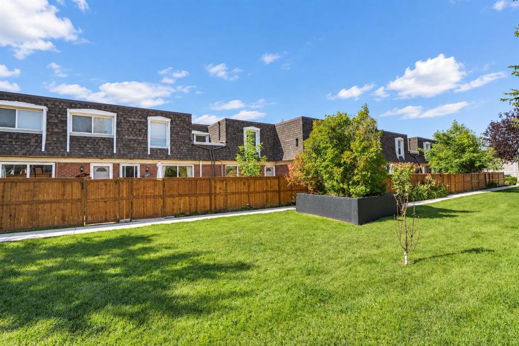 Fourth View of 152, 330 Canterbury Drive SW, Canyon Meadows, Calgary, Alberta, T2W 1H6