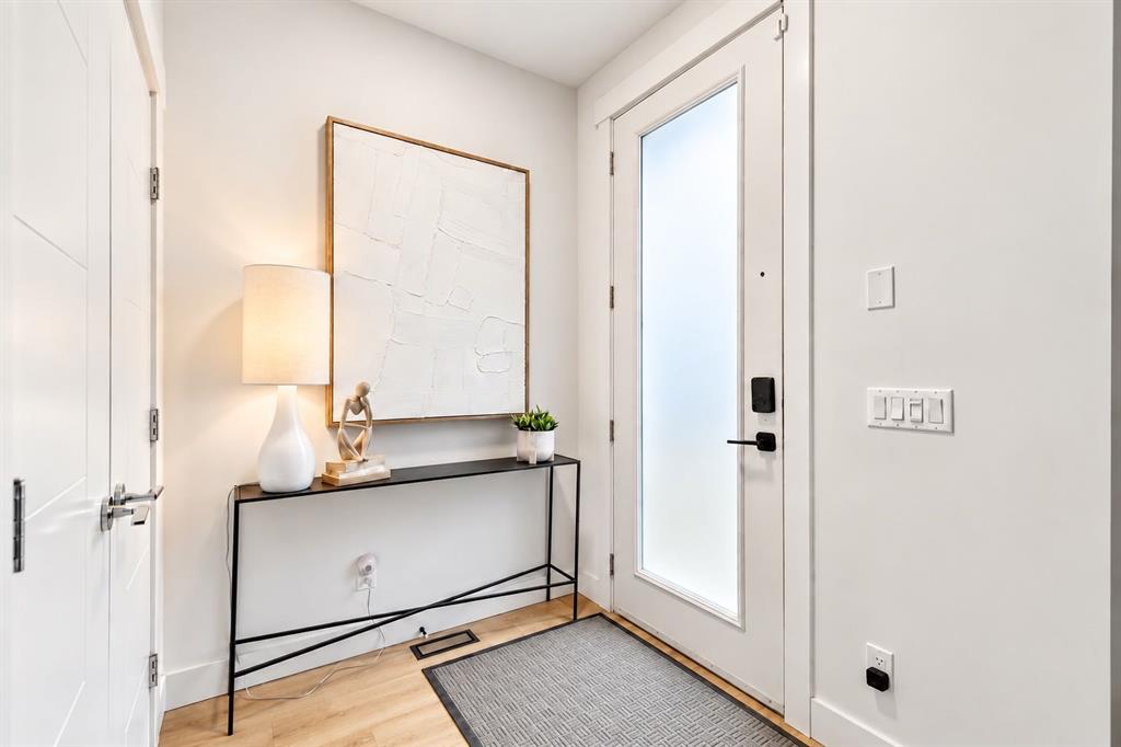 Third View of 406 33 Avenue NW, Highland Park, Calgary, Alberta, T2K0B4