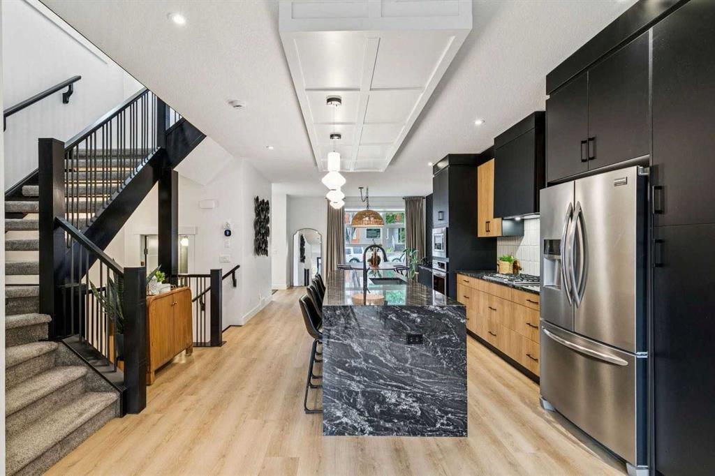 Fifth View of 406 33 Avenue NW, Highland Park, Calgary, Alberta, T2K0B4