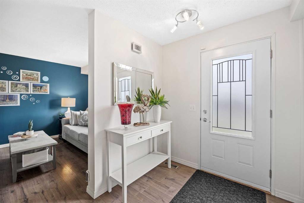 Fifth View of 6824 43 Avenue NE, Temple, Calgary, Alberta, T1Y5P2