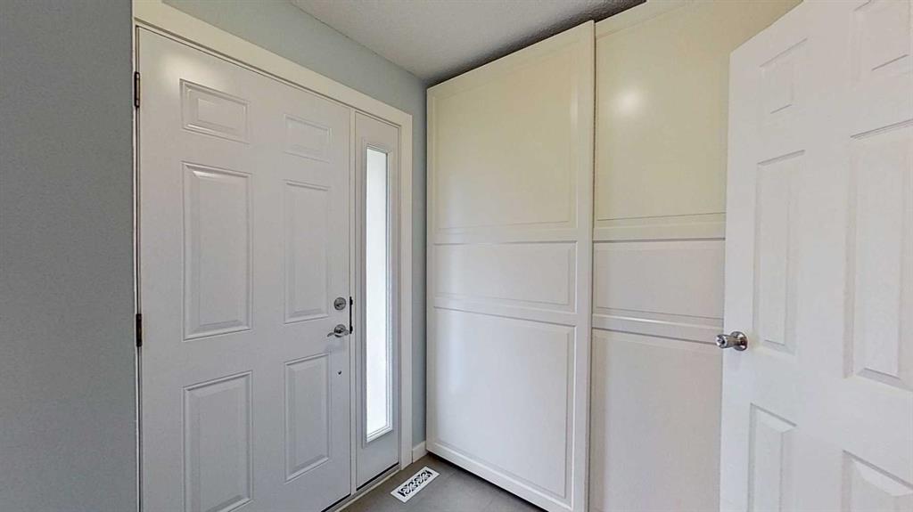 Third View of 83, 1055 72 Avenue NW, Huntington Hills, Calgary, Alberta, T2K 5S4
