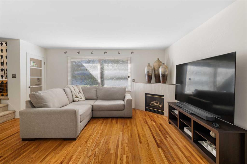 Fourth View of 554 Killarney Glen Court SW, Killarney/Glengarry, Calgary, Alberta, T3E 7H4
