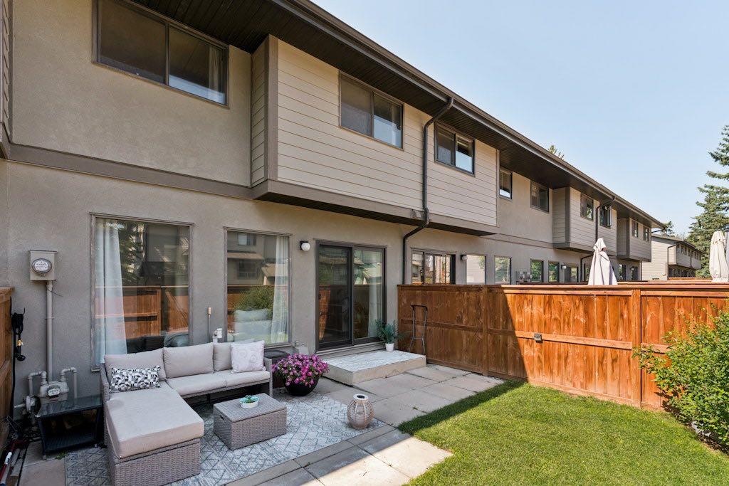 Fourth View of 9, 5019 46 Avenue SW, Glamorgan, Calgary, Alberta, T3E6R1