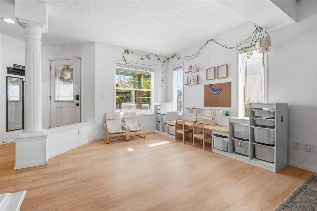 Fifth View of 222 Douglas Ridge Circle SE, Douglasdale/Glen, Calgary, Alberta, T2Z 3C4