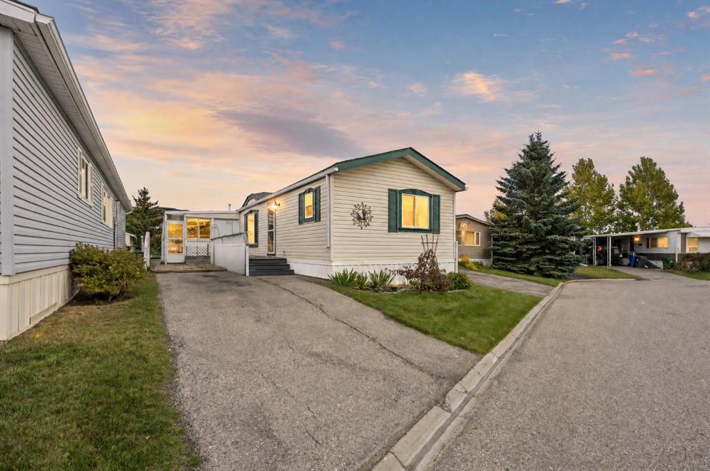 142, 99 Arbour Lake Road , A2348825, Alberta,
