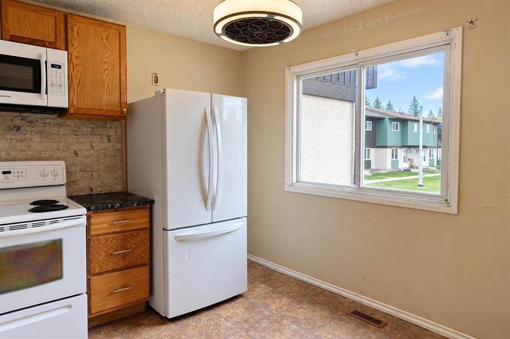 Fourth View of 7817 Cedarwood Park  , Patterson Place, Grande Prairie, Alberta, T8V 4R8