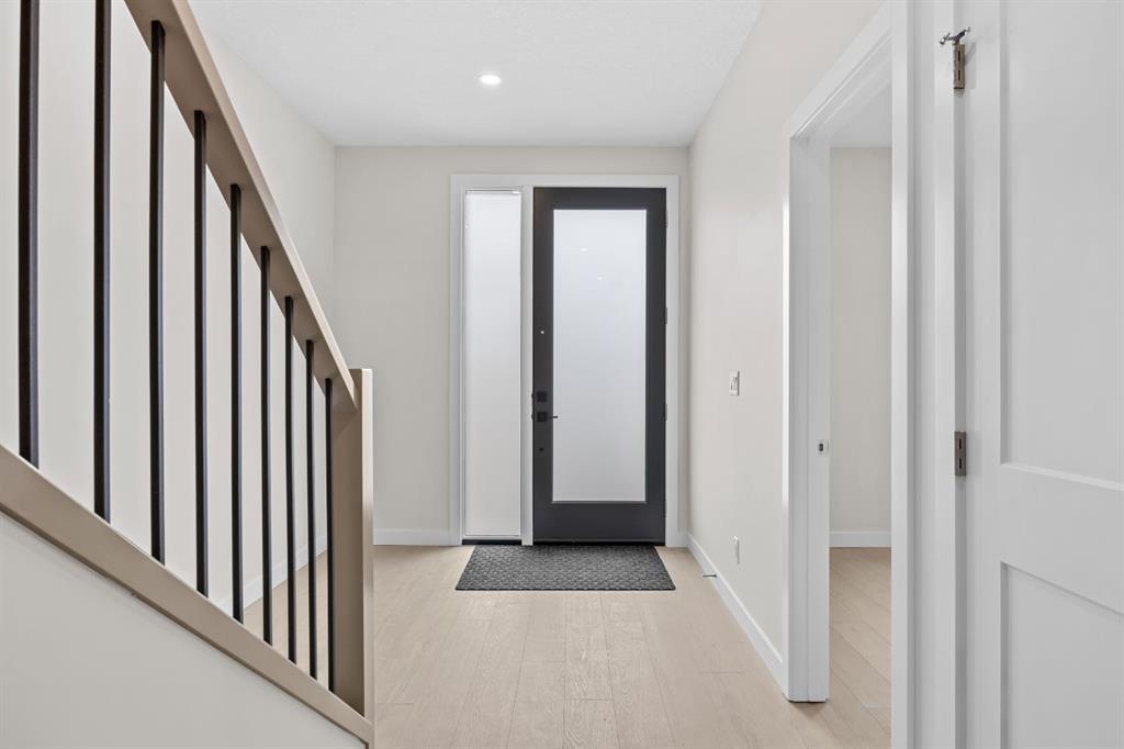 Fourth View of 124 Greenwich Drive NW, Greenwood/Greenbriar, Calgary, Alberta, T3B 6N8