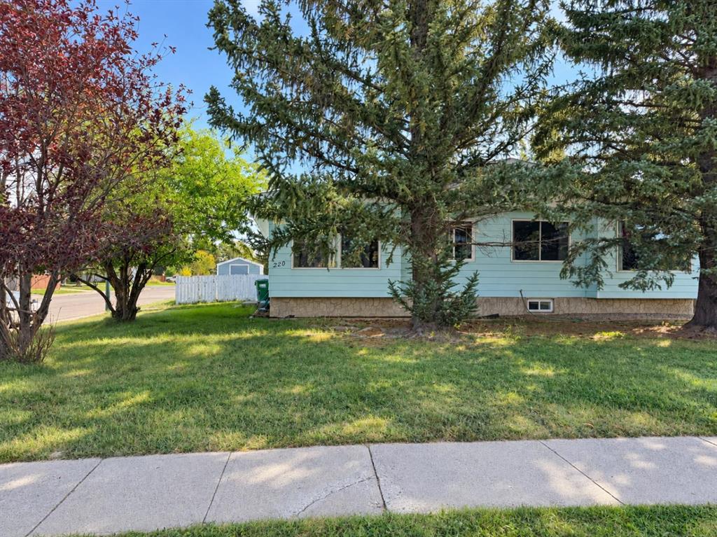 220 Mcgill Boulevard W, A2348966, Alberta,