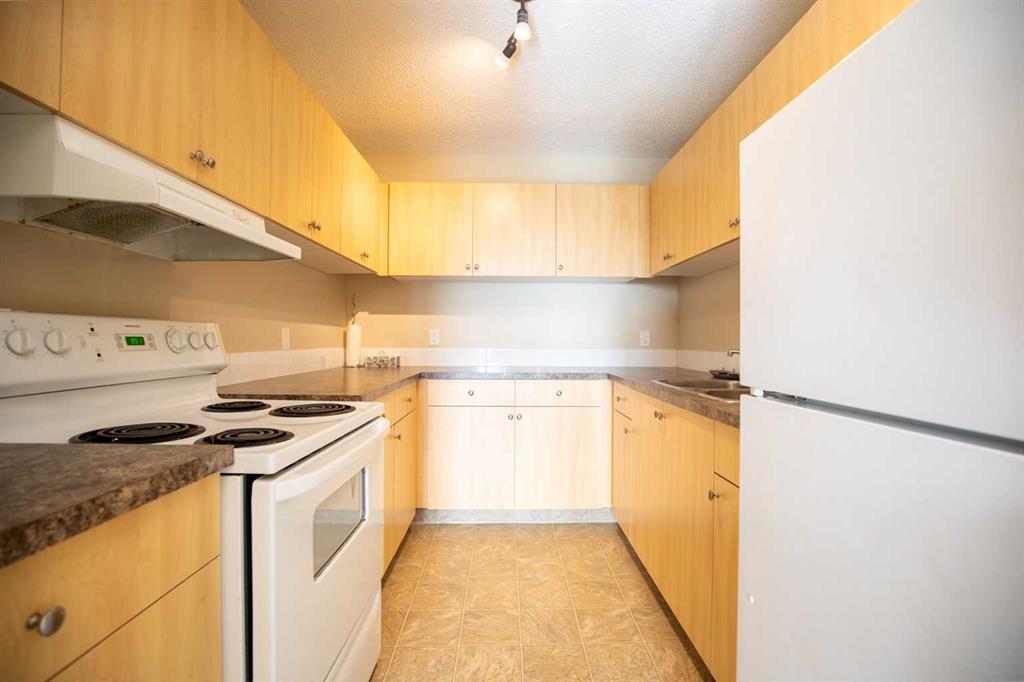 Third View of 304, 9903 97 Street , NONE, Wembley, Alberta, T0H 3C0
