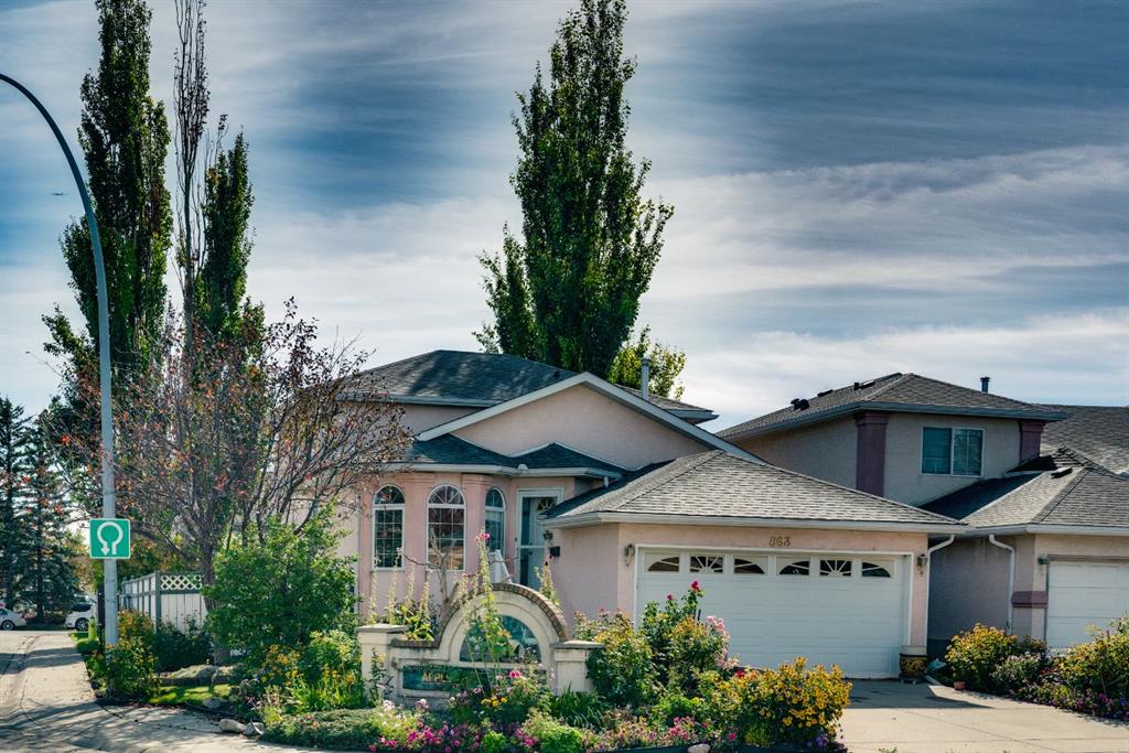 863 Applewood Drive SE, A2348993, Alberta,