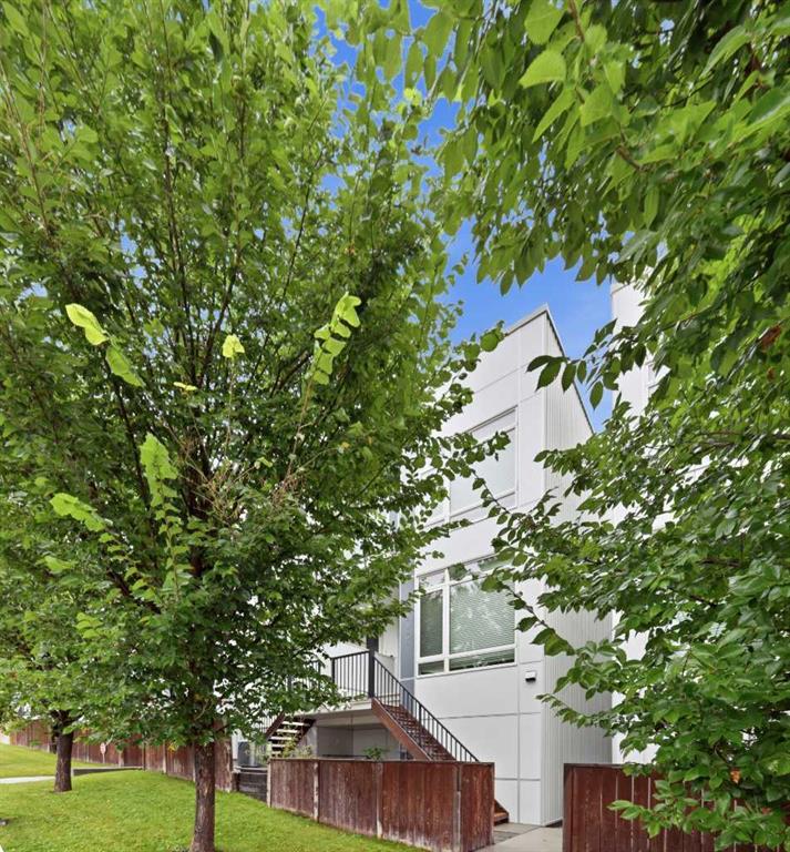 Fourth View of 2, 3804 Parkhill Place SW, Parkhill, Calgary, Alberta, T2S 2Z6