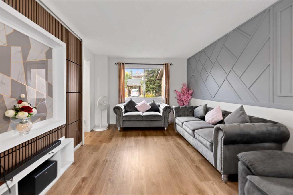 Main View of 40 Pinecliff Close NE, Pineridge, Calgary, Alberta, T1Y 4N5