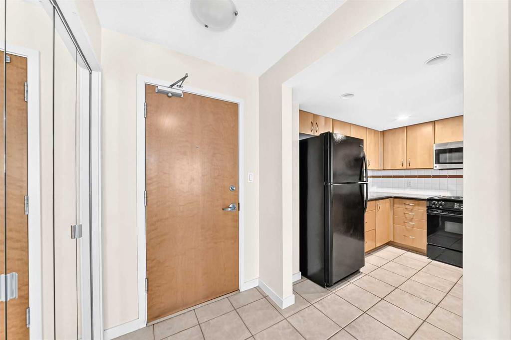 Fourth View of 806, 1108 6 Avenue SW, Downtown West End, Calgary, Alberta, T2P 3G3