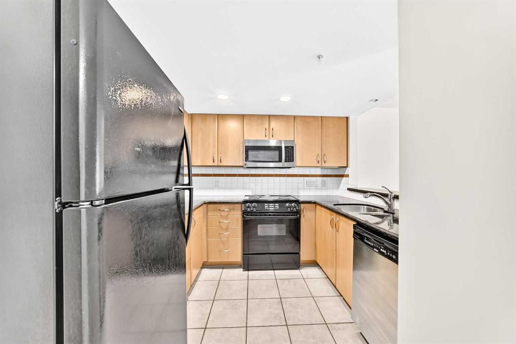 Fifth View of 806, 1108 6 Avenue SW, Downtown West End, Calgary, Alberta, T2P 3G3