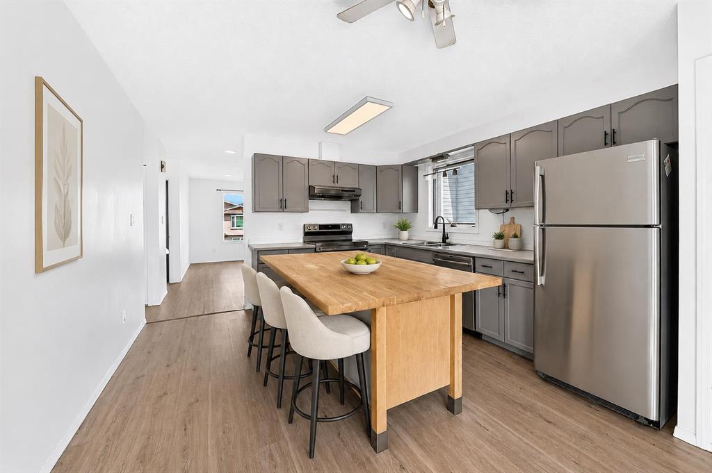 Third View of 95 Eversole Crescent , Eastview Estates, Red Deer, Alberta, T4R 2H9